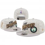 Cappellino Boston Celtics Adjustable 2024 NBA Champions Bianco