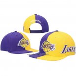 Cappellino Los Angeles Lakers Mitchell & Ness Viola Giallo